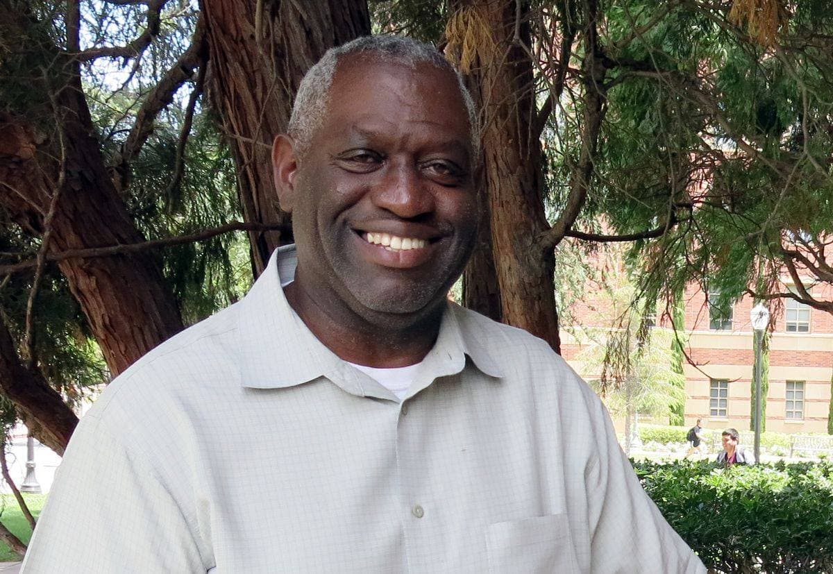 Robert Cooper es profesor universitario y se encuentra en octavo lugar en recaudación.