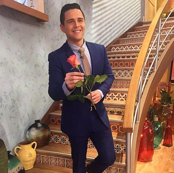 Es todo un caballero y siempre luce increíble.