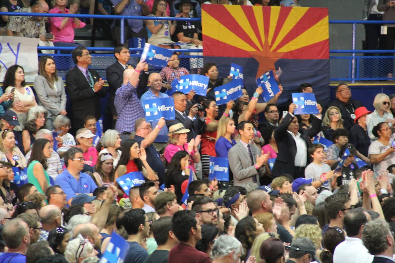 Hillary Clinton y Donald Trump se imponen como ganadores en Arizona