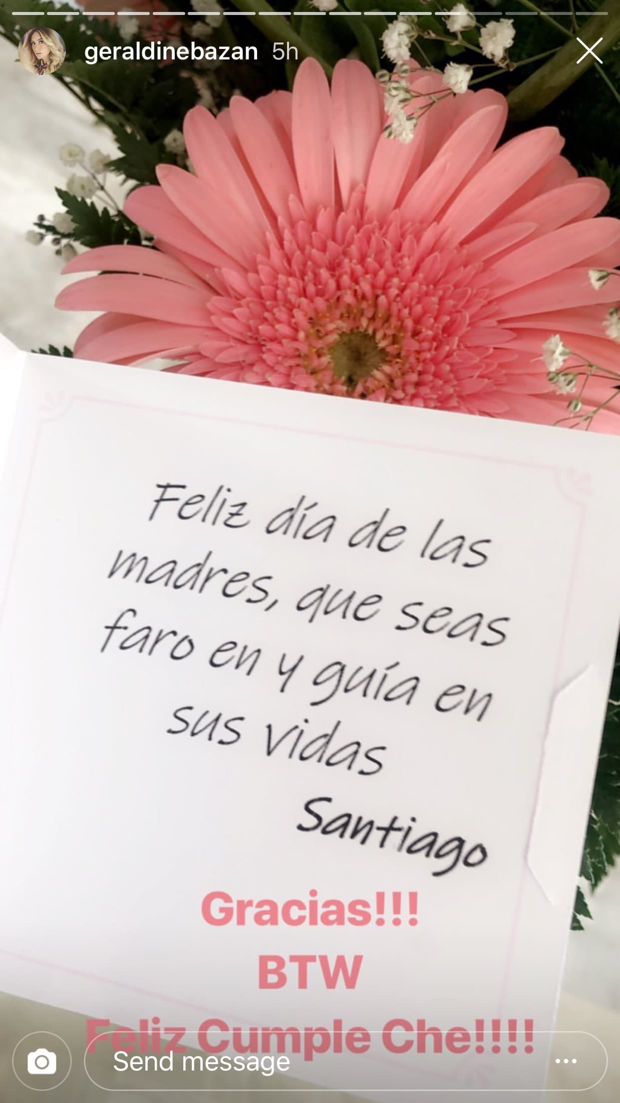 El detalle fue compartido por Bazán en sus historias de Instagram, al mismo tiempo que felicitó a Santiago por su cumpleaños número 35, el cual se celebra el mismo día.
