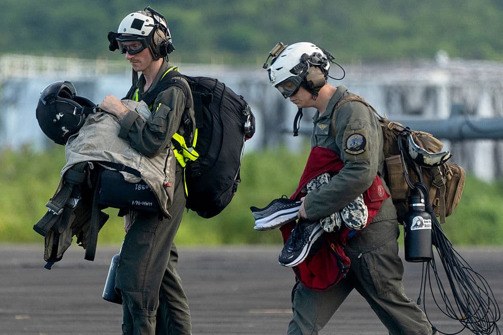 "Hay una realidad en el Caribe, que 
<b>todo el mundo la está viendo</b>, la 
<b>movilización de buques y efectivos de la Armada de los Estados Unidos</b> hacia el Caribe en
<b> la lucha contra el <a href="https://www.univision.com/shows/noticiero-univision/que-es-el-cartel-de-los-soles-la-red-de-narcotrafico-que-eeuu-vincula-con-nicolas-maduro-video" target="_blank">cartel de Los Soles, que dirige el dictador Nicolás Maduro</a></b>. [...] Puerto Rico, en este momento, no ha sido activado en absolutamente nada", aseguró González Colón.