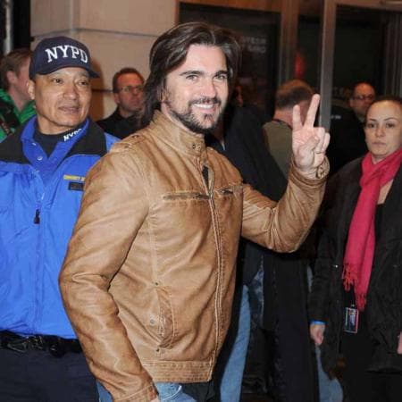 En 2012 declaró para una emisora de radio colombiana que vio conn sus propios ojos como unas luces que formaban figuras geométricas volaban en alguna parte de Ginebra, Suiza, alrededor de la una de la mañana,