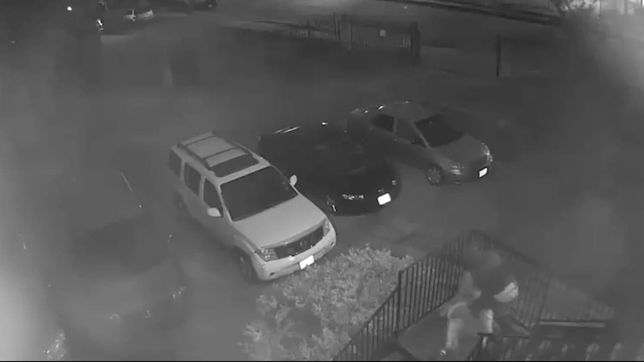 Buscan a sospechosos de asesinar un hispano de 56 años durante un robo en Houston