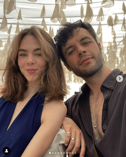 Los seguidores de la estrella, originaria de Cancún, México, no han dudado en escribir mensajes de felicitación a los enamorados por su romántica relación.