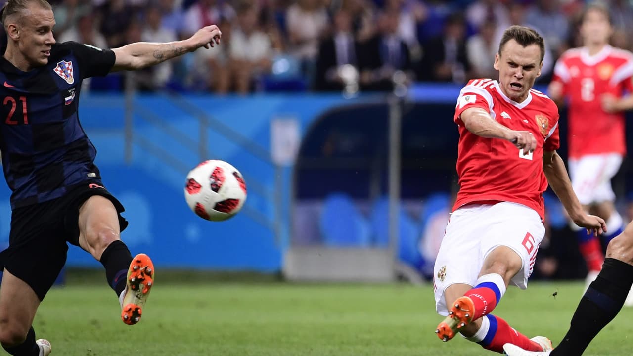 El espectacular zurdazo al ángulo de Chéryshev con el que Rusia abrió el marcador ante Croacia