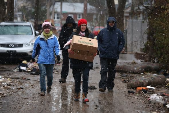 Esta agencia señaló que una de las últimas víctimas que se han encontrado fue una señora de 57 años que no tenía hogar. Murió al caer un árbol sobre su tienda de campaña en NY.