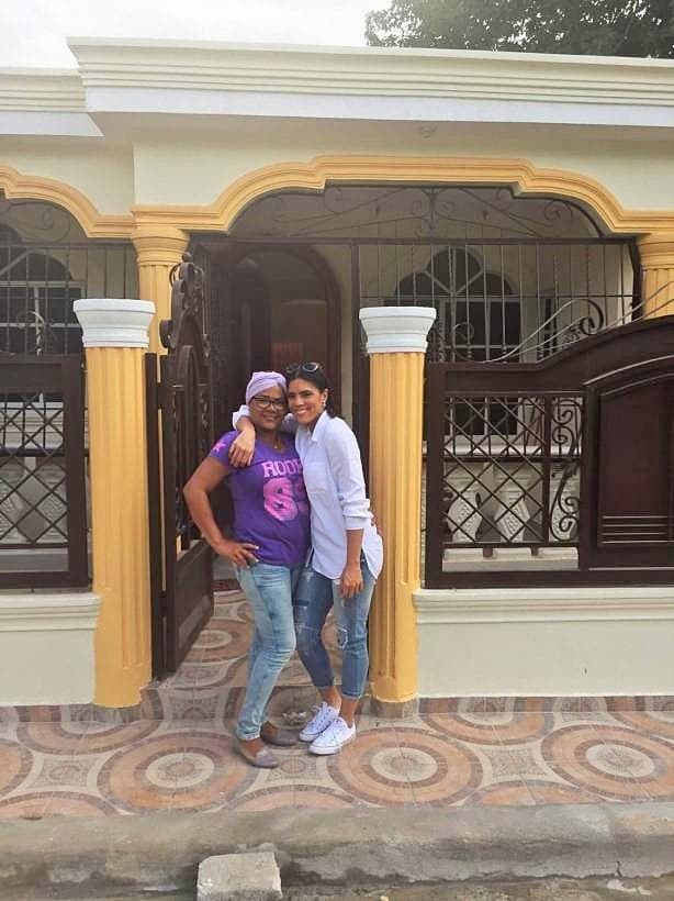 Francisca salió de Azua cuando tenía 20 años y antes de partir le prometió a su mamá que regresaría para regalarle una linda casa y lo cumplió. En el 2017, cumplió su promesa y juntas inauguraron la residencia Montero.