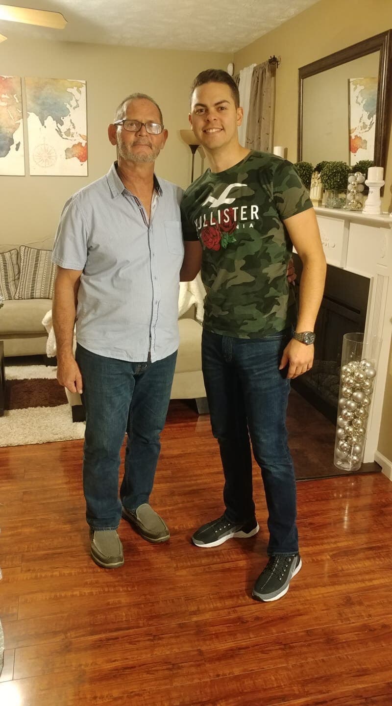 "Gracias por hacer de mi un hombre de bien. Te amo", le dice nuestro camarógrafo y editor Edwin Figueroa a su padre Edwin Figueroa Gómez. #BoriPower