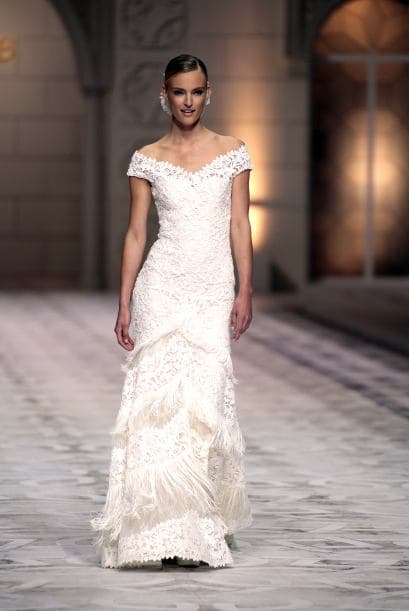 Nuevamente el encaje se hizo presente en este modelo, algo tradicional que nuevamente se usa para marcar tendencia.