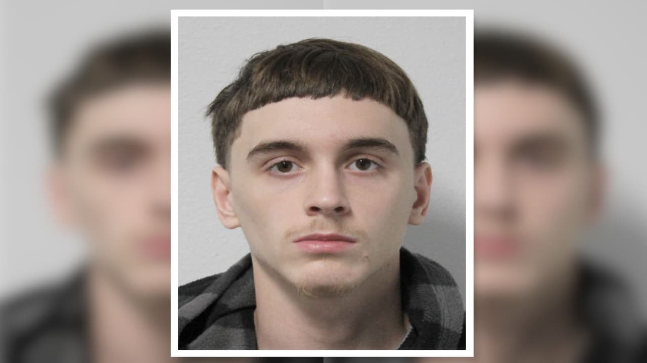 Arrestan a un joven de 19 años acusado de agredir sexualmente a un menor de edad en el condado de Harris