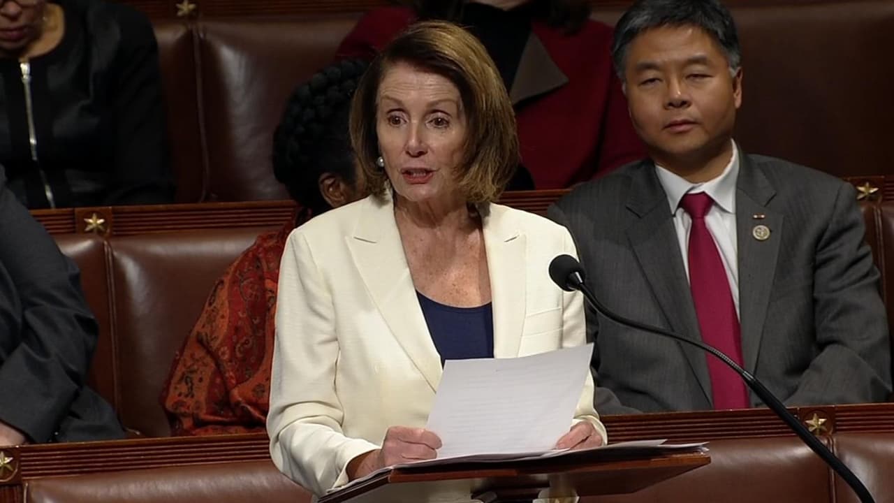 Nancy Pelosi protagoniza el discurso más largo en la Cámara Baja para exigir un compromiso republicano con los dreamers