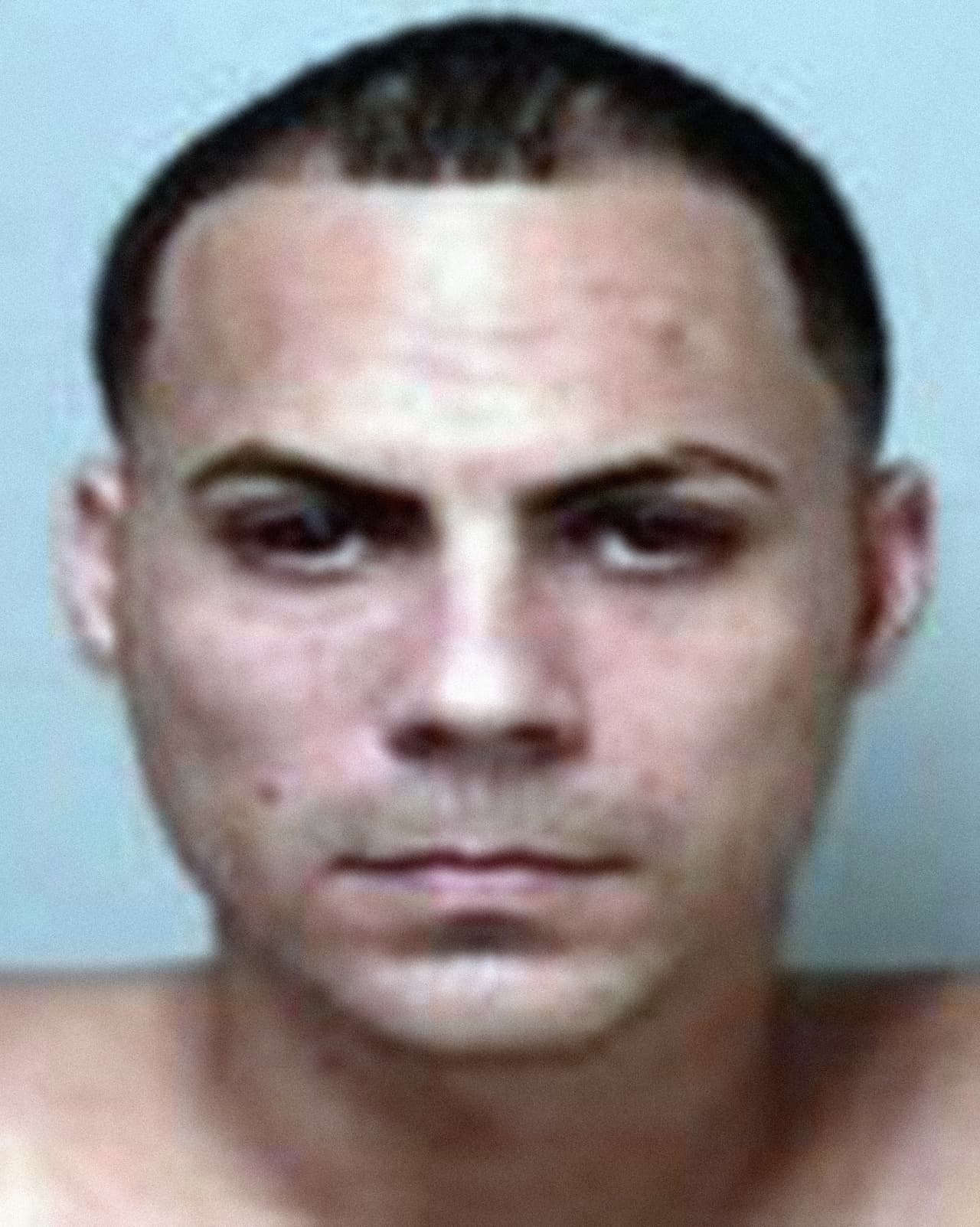 <b>Jorge Castro Rivera</b>, buscado por Robo Agravado y Ley de Armas con una fianza de $120,000.