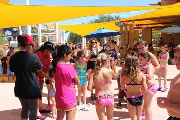Una tremenda "Fiesta de Verano" disfrutaron cientos de personas en "Wet 'n' Wild, donde estuvieron presentes los talentos de nuestras emisoras de Uforia. 