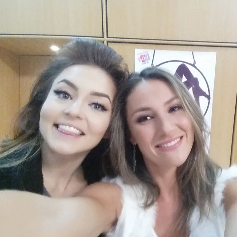 Las villanas de Tres Veces Ana son muy amigas en la vida real, y es que Anahí Fraser también hace de las suyas en la telenovela.