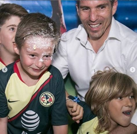 Por su parte, la también conductora Jimena Gallego escribió: "¡Feliz cumpleaños a ese niño guapo y talentoso!".