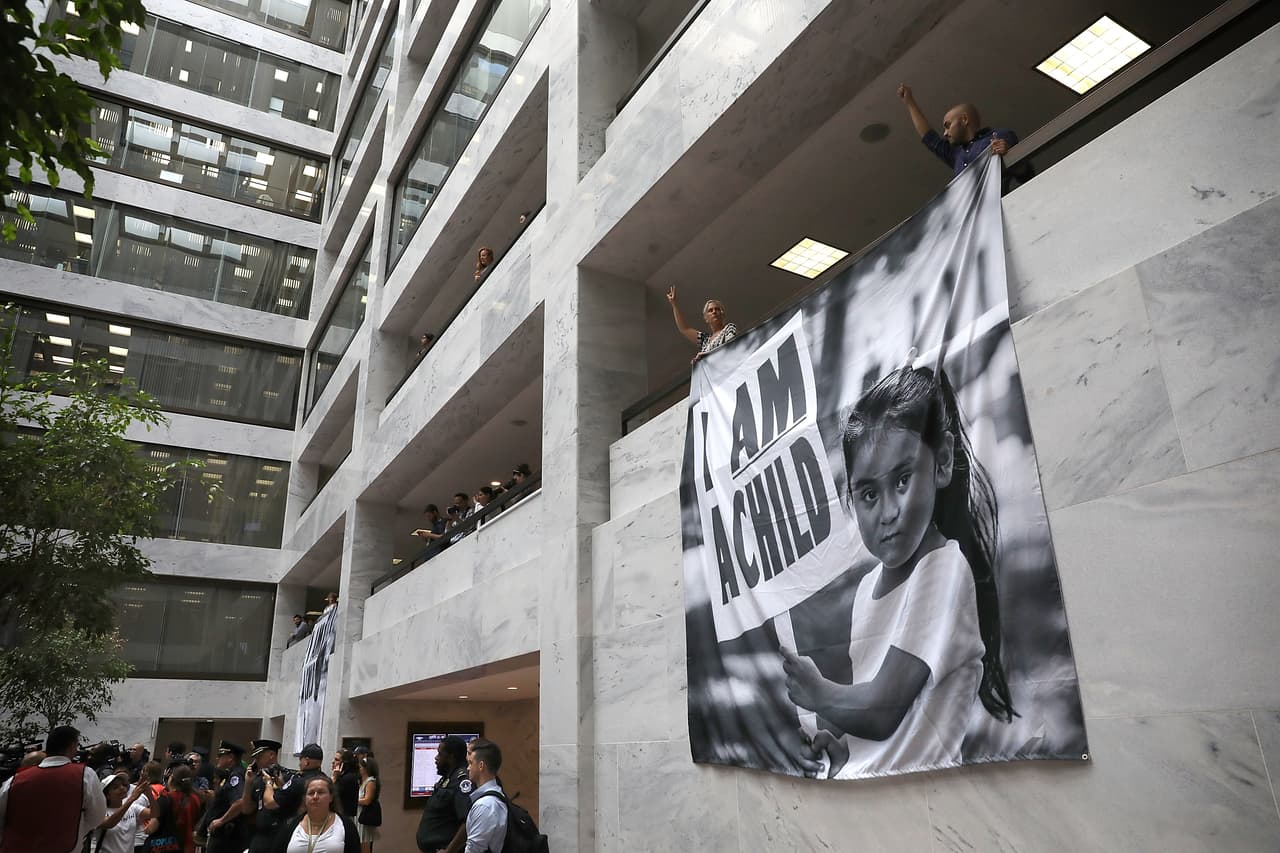 Denuncian la muerte de una pequeña niña tras ser liberada de un centro de detención de Texas