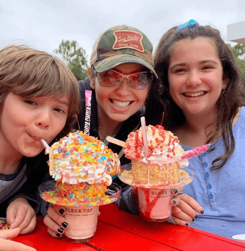 Thalía se escapa con sus hijos al lugar más feliz del mundo