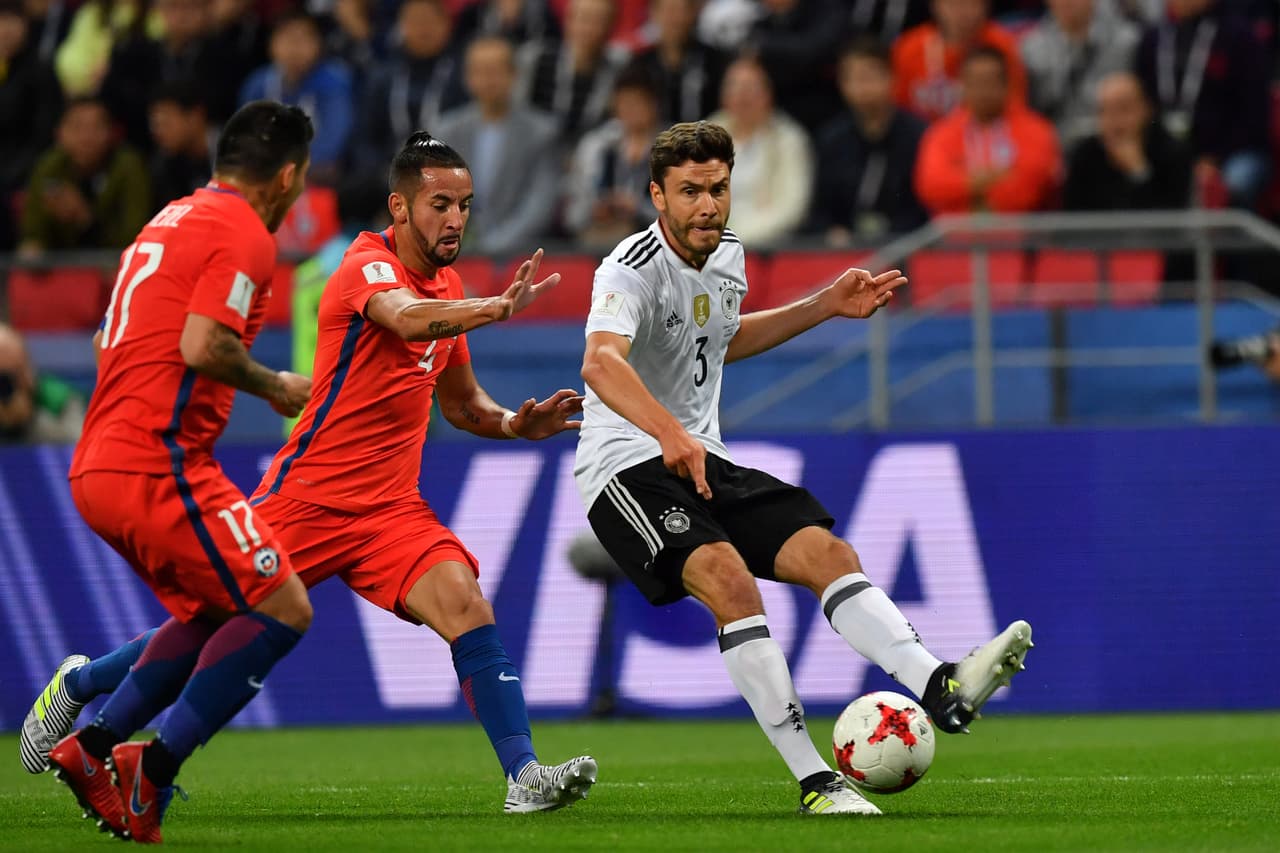 Jonas Hector es lateral zurdo y parece cuestión de tiempo antes de que abandone al FC Köln rumbo a un club de Champions League.