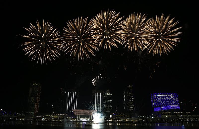Fuegos pirotécnicos en el cielo de Abu Dhabi.