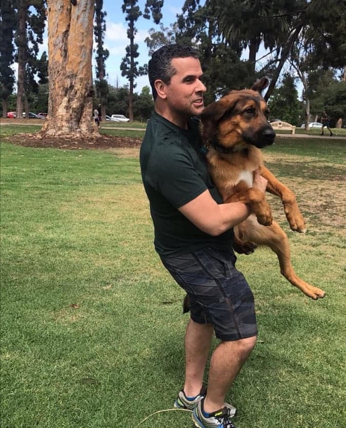 Ahora el presentador se encuentra preocupado por su perro Bernie, quien sufre una 
<b>afección cardiaca</b>.