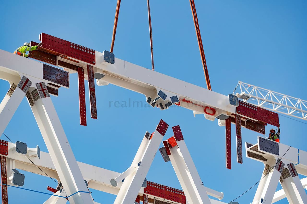 Las obras del Santiago Bernabéu continúan a marchas forzadas y ya se comienzan a completar estructuras importantes de la remodelación.