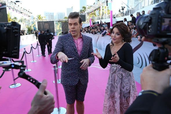 Este par se divirtió a lo grande durante su paso por la alfombra.