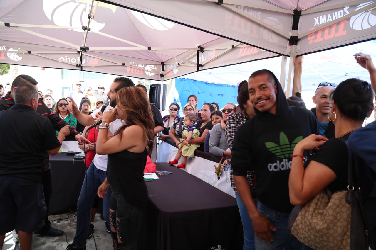 Así se divierten los locutores del Free-guey show cuando no están en cabina.