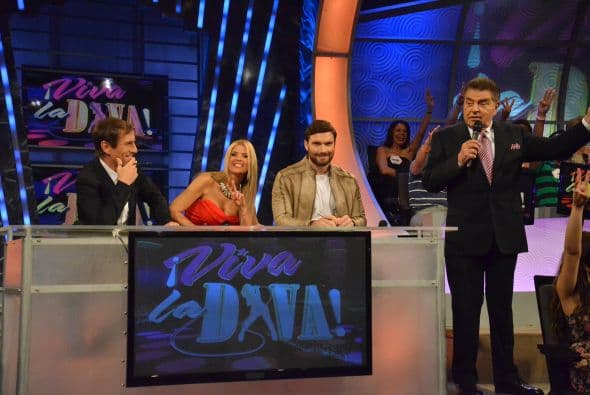 Con el ánimo hasta el tope dieron comienzo las presentaciones.