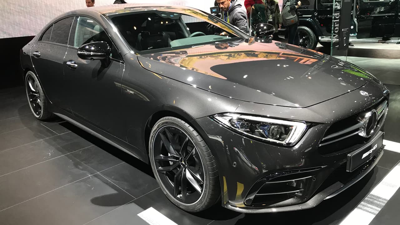 <h3 class="cms-h3-H3">Coupes.</h3>
<br>
<br>La tercera generación del coupé de 4-puertas original, el 
<b><a href="https://www.univision.com/noticias/mercedes-benz/el-nuevo-mercedes-benz-cls-llega-al-auto-show-de-los-angeles-fotos" target="_blank">Mercedes-Benz CLS</a></b>, debutó en el Auto Show de Los Angeles, pero no fue sino hasta la cita de Detroit cuando pudimo conocer a la más potente de todas sus versiones, el 
<b>Mercedes-AMG CLS 53.</b>