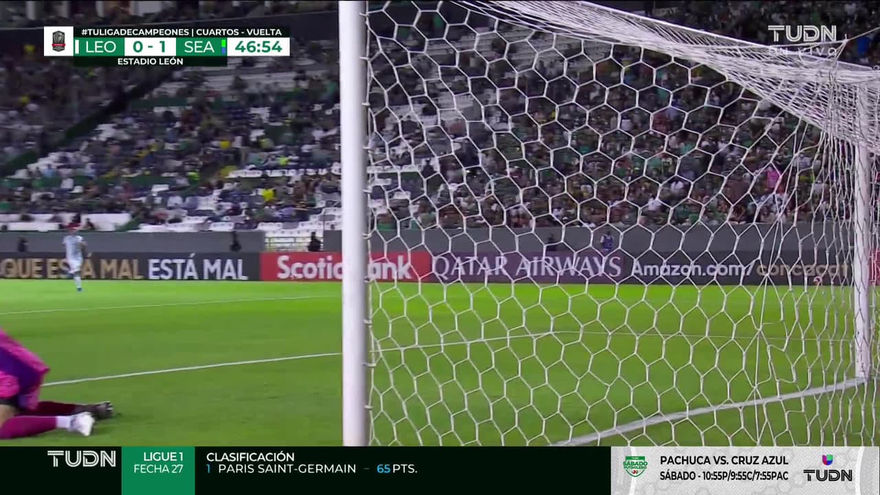 ¡TIRO ATAJADO! disparo por Ángel Mena.