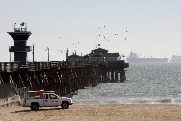 Los líderes de un poblado pesquero en el norte de California esperan que el tsunami del año pasado sea la última de muchas reparaciones importantes obligadas. Por eso invertirán 54 millones de dólares para construir el primer puerto de la costa occidental de Estados Unidos capaz de soportar el tipo de maremoto que podría golpear aquí cada 50 años, similar al que se desató por un sismo en Japón en 2011. En esa ocasión se hundieron 11 barcos, se dañaron otros 47 y quedaron destruidos dos terceras partes de los muelles del puerto. Ver toda la información .