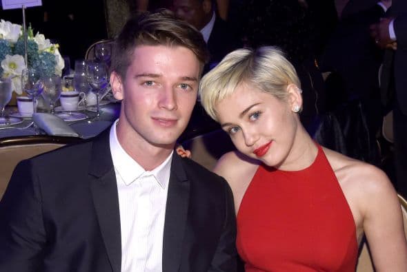 La joven pareja decidió terminar su relación amorosa.