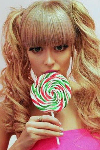 Tal parece que la moda de las 'Barbies Humanas' sigue siendo una tendencia y ahora la sigue una modelo rusa llamada Angelica Kenova.