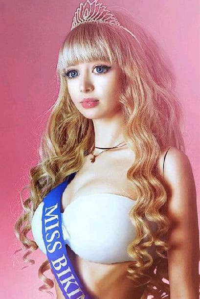 Se rumora que ellos se hacen cargo de su forma de vestir, alimentación y de su ¡vida sentimental!