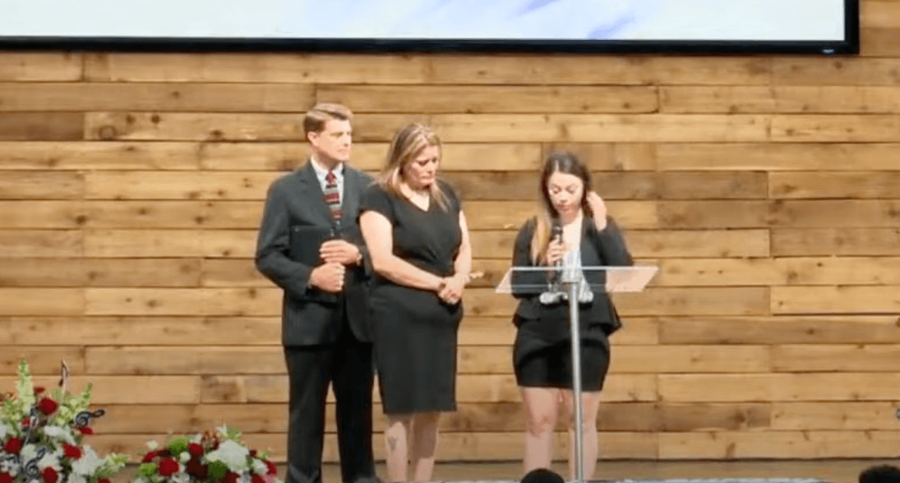 “Nunca pensé (que) el lunes por la noche cuando me llamaste y me preguntaste si quería Whataburger a las 9 p.m. sería nuestra última llamada telefónica”, dijo Alejandría Ramírez, la hermana de Joe Ramírez durante el servicio.