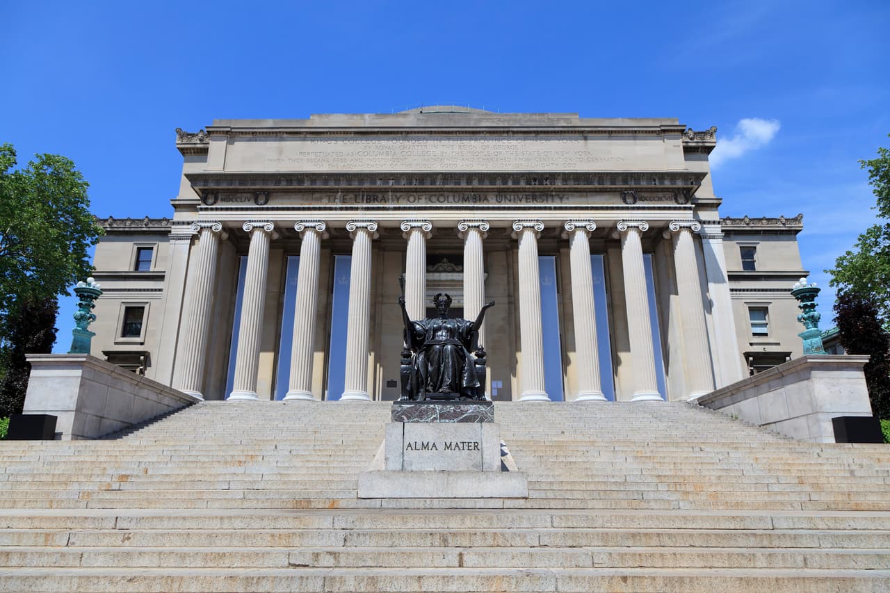 <b>Puesto 4. Universidad de Columbia</b>
<br>
<br>Tasa de aceptación: 5%.
<br>
<br>Lugar: Ciudad de Nueva York.
<br>
<br>Esta universidad al noroeste de Manhattan fue fundada en 1754 y también pertenece al Ivy League. De esta universidad egresó el expresidente Barack Obama.
<br>