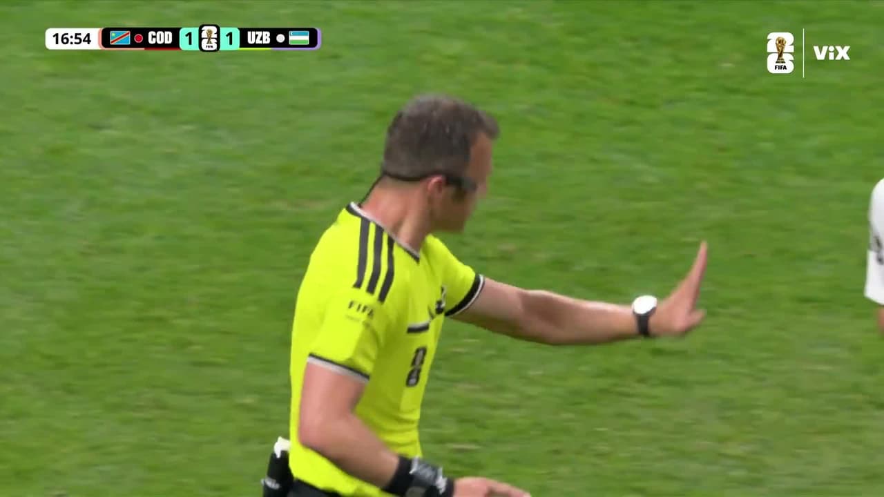 ¡No cuenta el gol del Congo! El autor del tanto, previamente comete falta