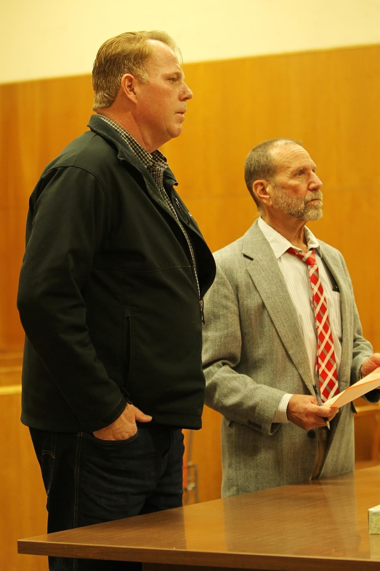 Thomas Markle Junior, quien el mes pasado tuvo que presentarse en corte tras ser detenido conduciendo bajo los efectos del alcohol, comentó en el programa italiano que 
<b><a href="https://www.univision.com/entretenimiento/no-es-demasiado-tarde-medio-hermano-de-meghan-markle-pide-al-principe-harry-que-cancele-la-boda">se arrepiente de haberle escrito al príncipe Harry</a></b> que Meghan Markle era un peligro para la casa real británica.