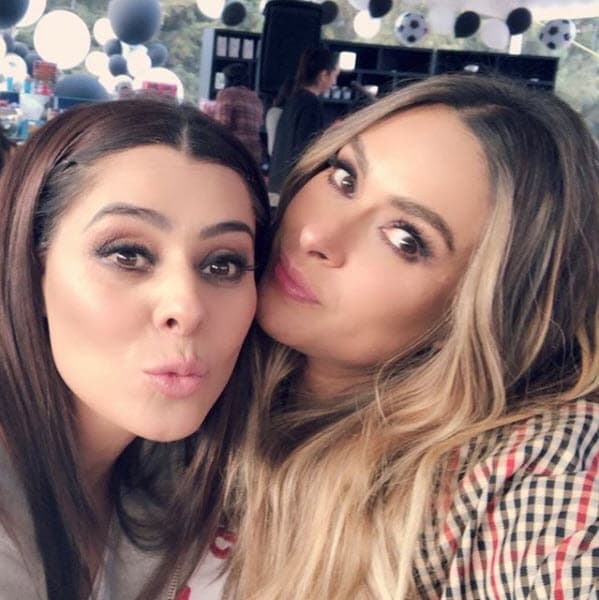 "A Yadhira también, sabes que es muy amiga mía y también la adoro, lo único que deseo para las personas que yo quiero, que pase lo más rápido esto, es un trago amargo", declaró para el programa 'Ventaneando'. 
<br>