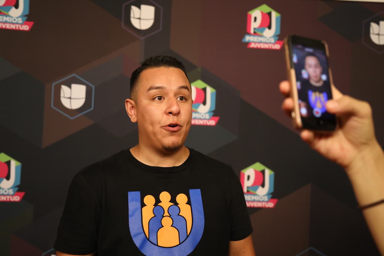 Justino Mora e Iván Ceja son dos jóvenes indocumentados que lograron calificar para la Acción Diferida para los Llegados en la Infancia (DACA), fundaron la organización Undocumedia en 2012, un proyecto digital que provee de información relevante a una comunidad que comparte el mismo estatus migratorio.