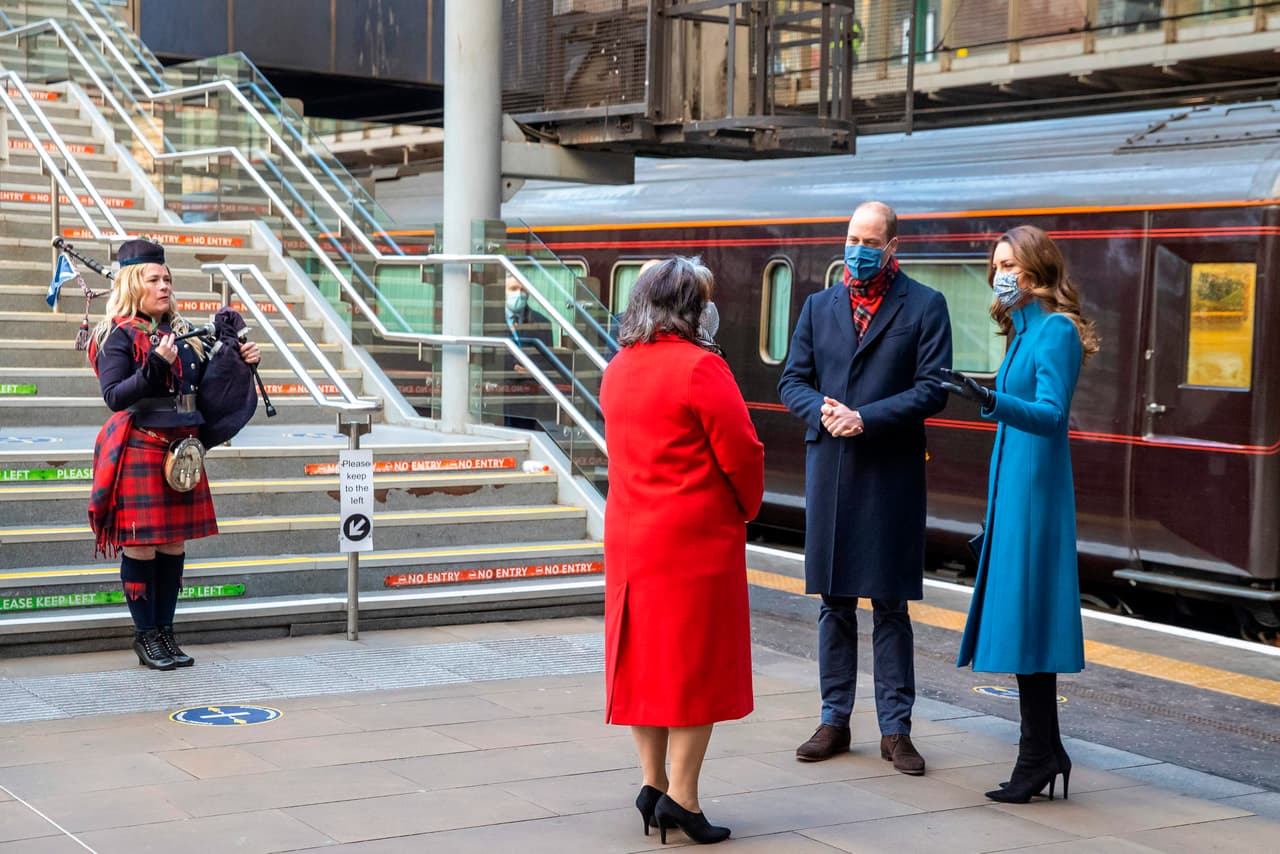 La inquietud es que con este viaje se estén violando restricciones de viaje y sana distancia.