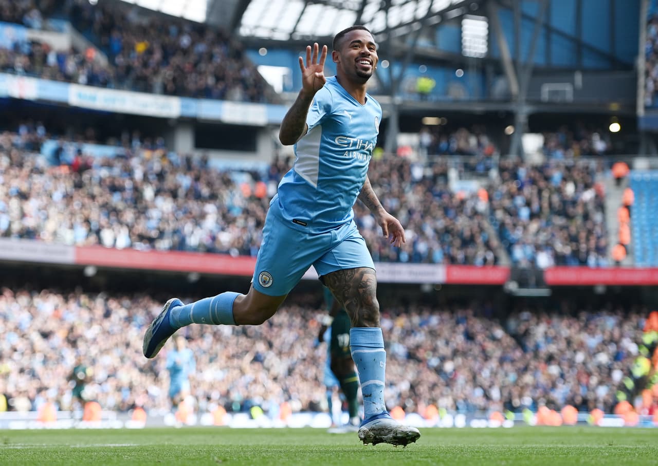 El City golea al Watford con póker de Gabriel Jesus; Newcastle vence a Norwich