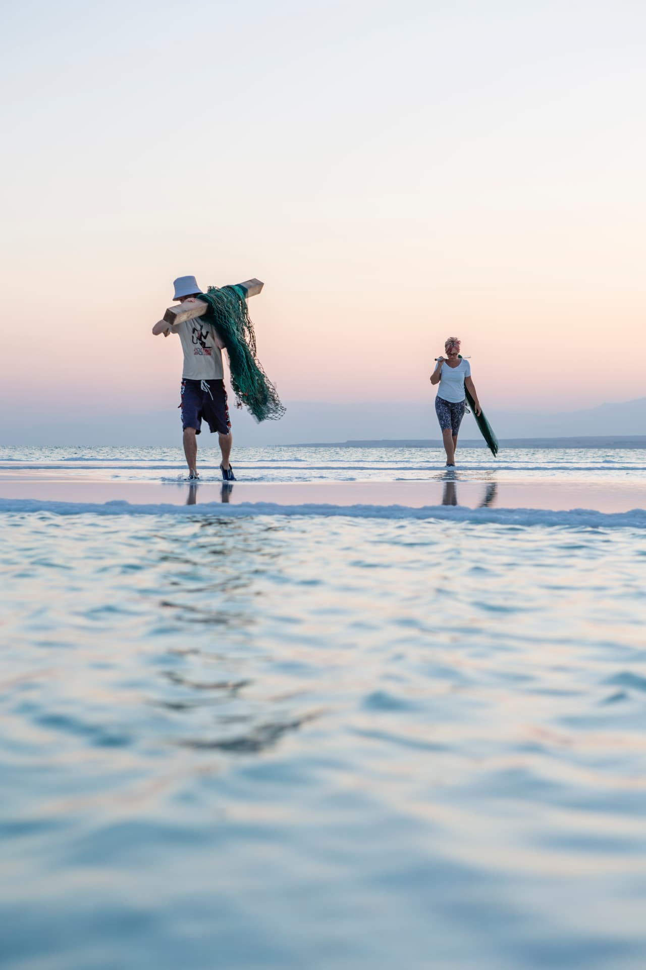 La preparación y consignación de la obra fue un proceso arduo que demandó de un equipo de producción y de la ayuda del fotógrafo Yotam From que tuvo que capturar las imágenes bajo el agua. Shaxaf Haber