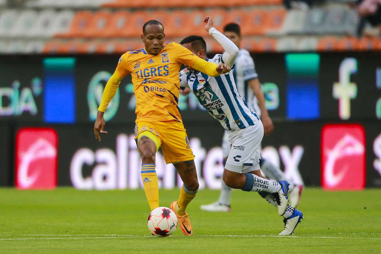 Con dos goles de Víctor Guzmán el Pachuca venció a Tigres y tomaron el liderato del Clausura 2022.