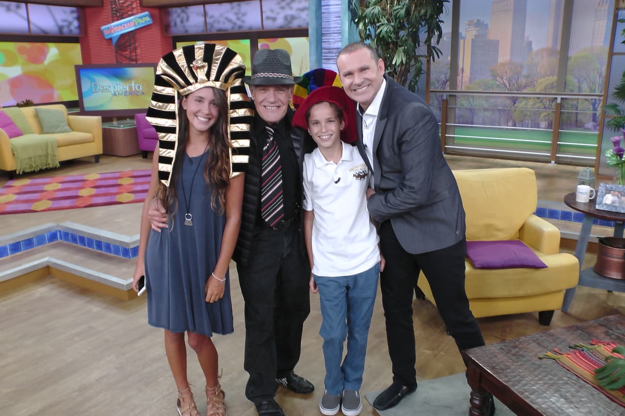 Sus nietos eran su adoración y no había nada que lo hiciera más feliz que poder consentirlos.