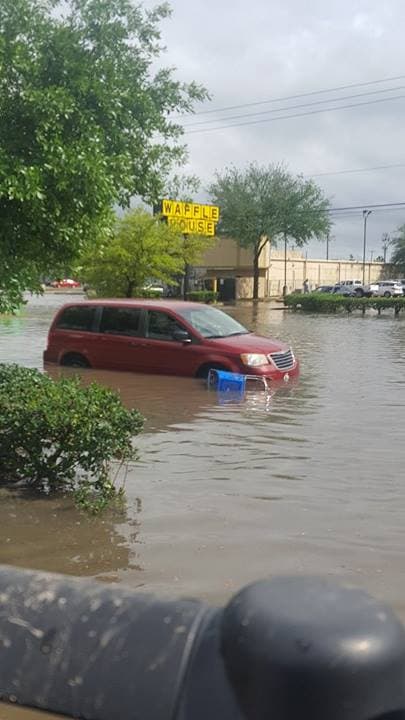 Destrozos e inundaciones causados por el mal tiempo en Houston.