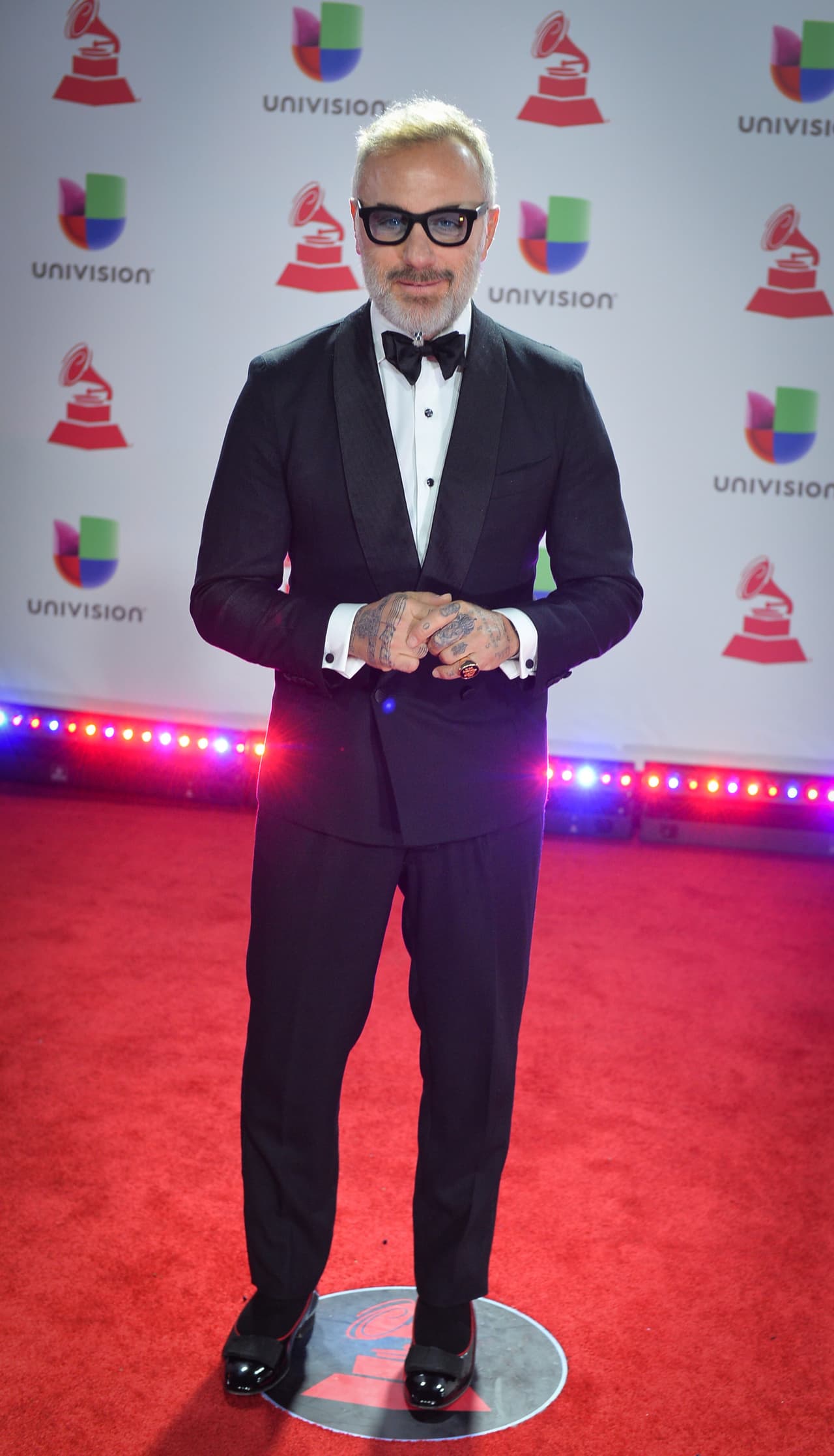 Gianluca Vacchi optó por un calzado más sobrio.