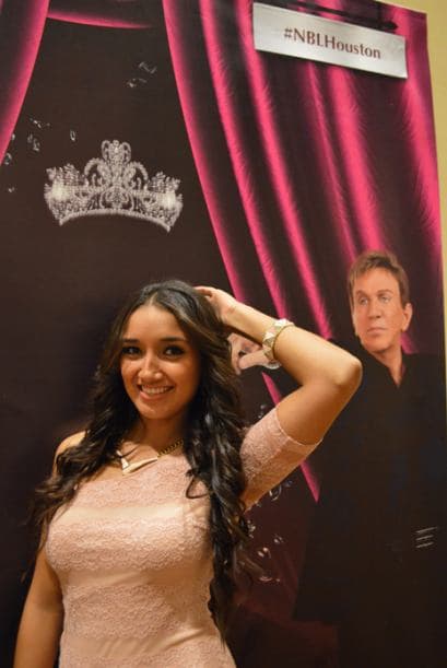 Dos elementos claves en cualquier audición de Nuestra Belleza Latina: mucho maquillaje y mucha actitud. Osmel, no eres el único... con actitud.