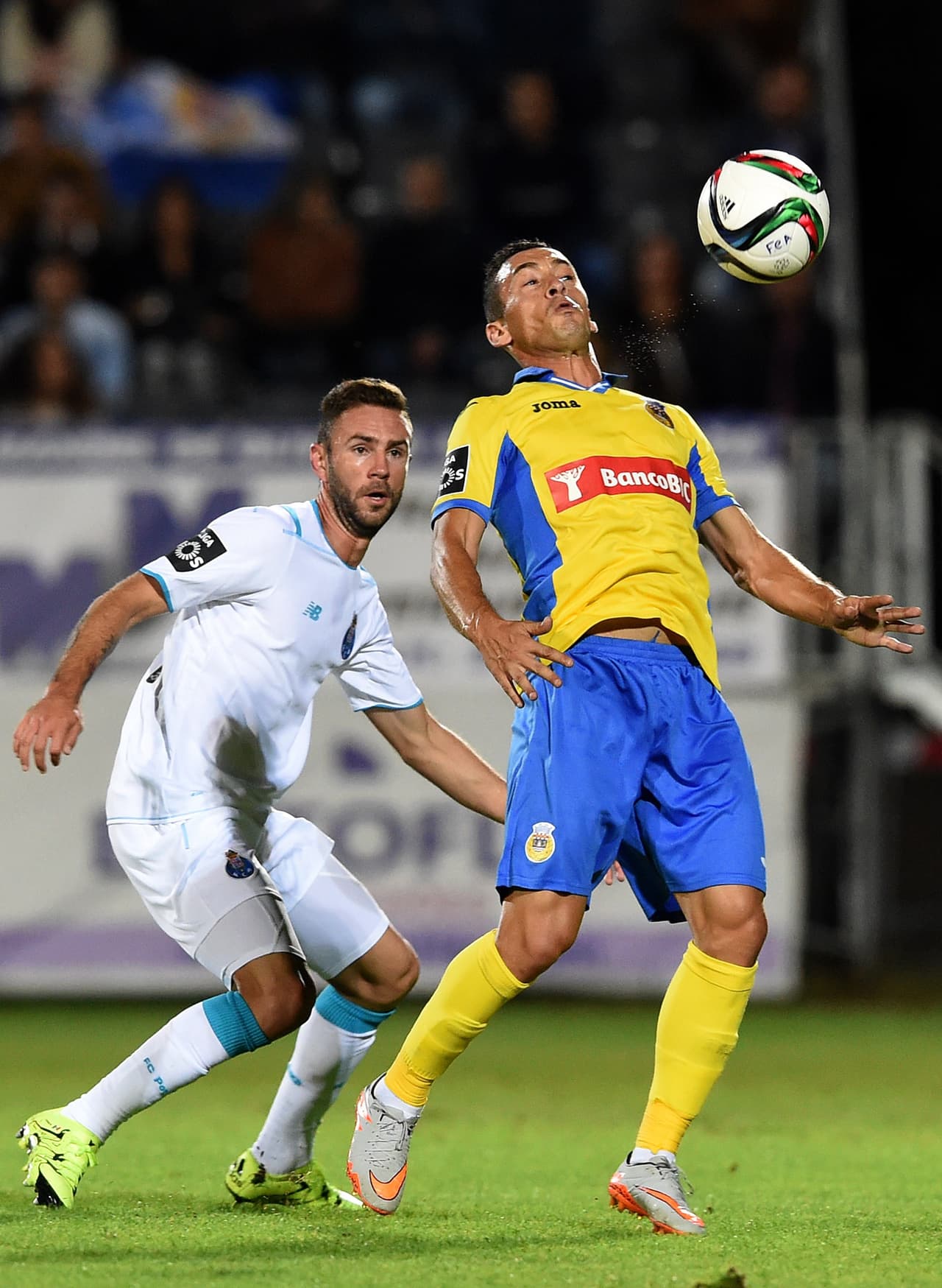 El paraguayo Walter González y el Arouca fulminan al Oporto