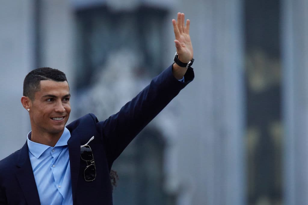 Sin embargo, el martes 10 de julio se confirmó lo que se rumoraba: CR7 se va por 139 millones de dólares (105 mde) del Real Madrid a la Juventus, cerrando un ciclo que comenzó en el verano de 2009.